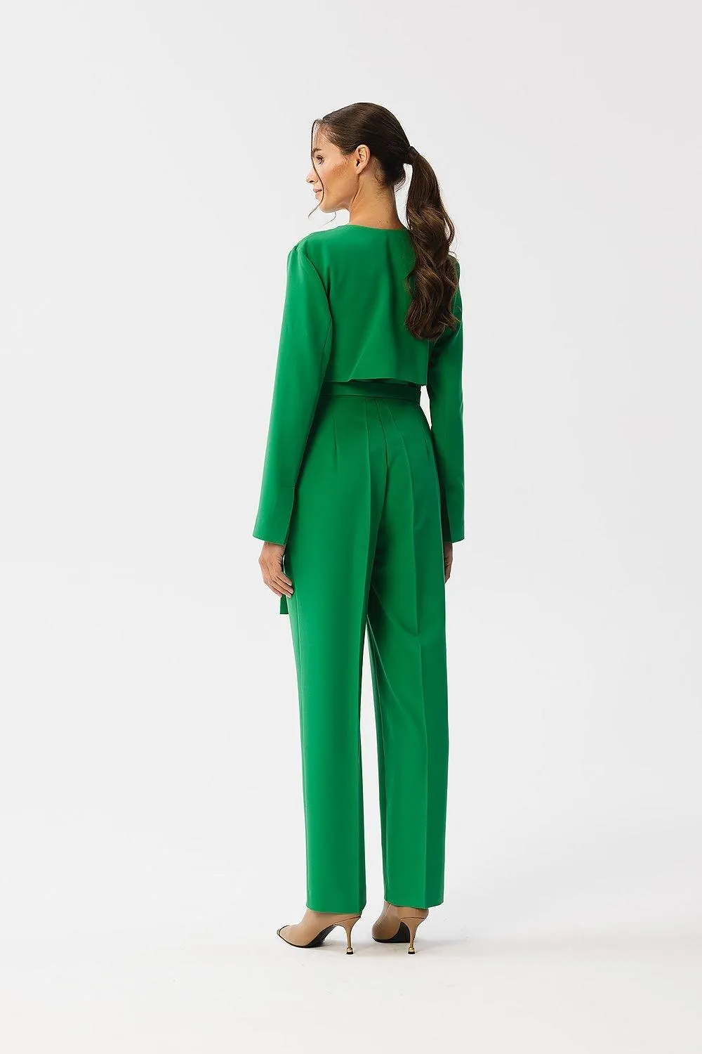 Chic Metal-Trimmed Jumpsuit with Elegant Envelope Neckline